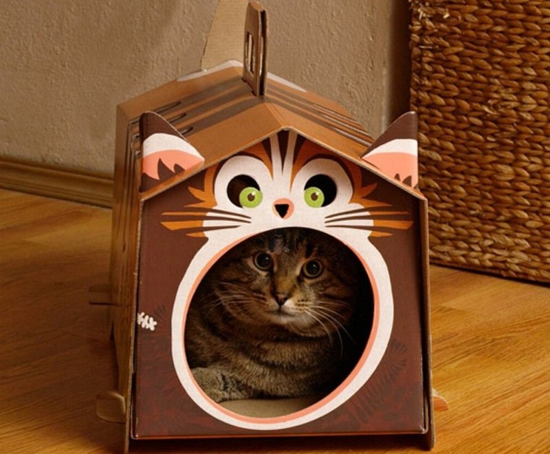 дом для кота из коробки разрисованный
